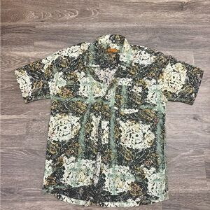 Sutasi Abstract Print Short Sleeve Button-Up Shirt Mens Green Black